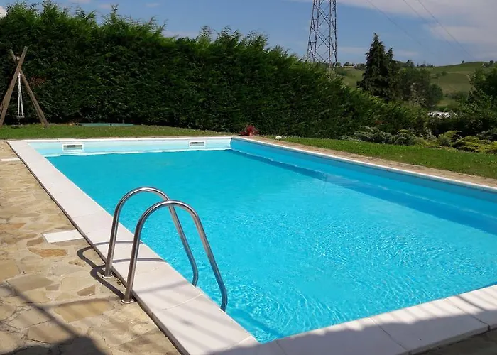 Sofia Hébergement de vacances Montegrosso dʼAsti
